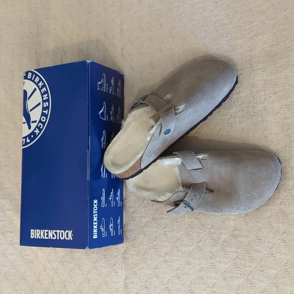 Birkenstock Shoes - NIB Birkenstock Boston Shearling Stone Coin